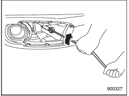 4. Tighten the towing hook securely