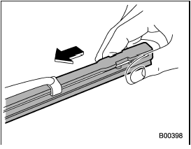 3. Align the claws of the metal support