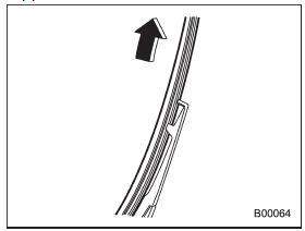 2. Pull the blade rubber assembly out of