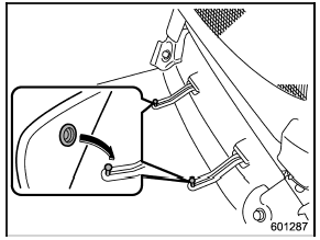 Retaining pins are located on the driver’s