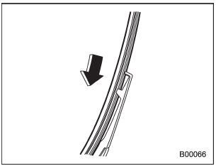 4. Align the claws of the plastic support